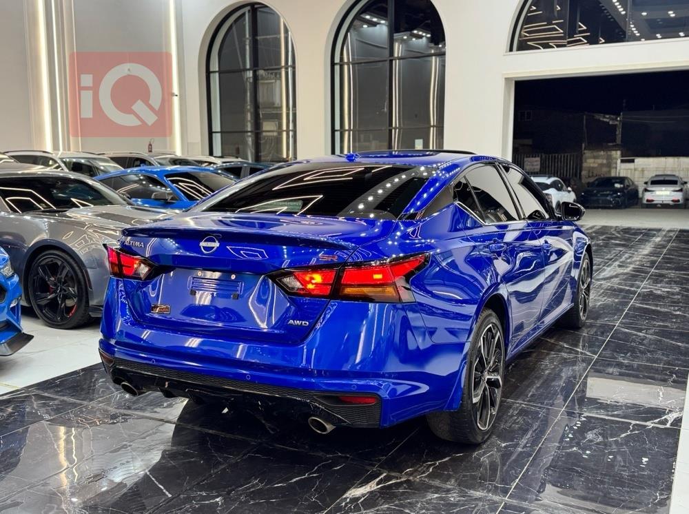 نيسان ألتيما